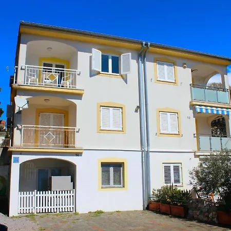 Apartment In Novi Vinodolski